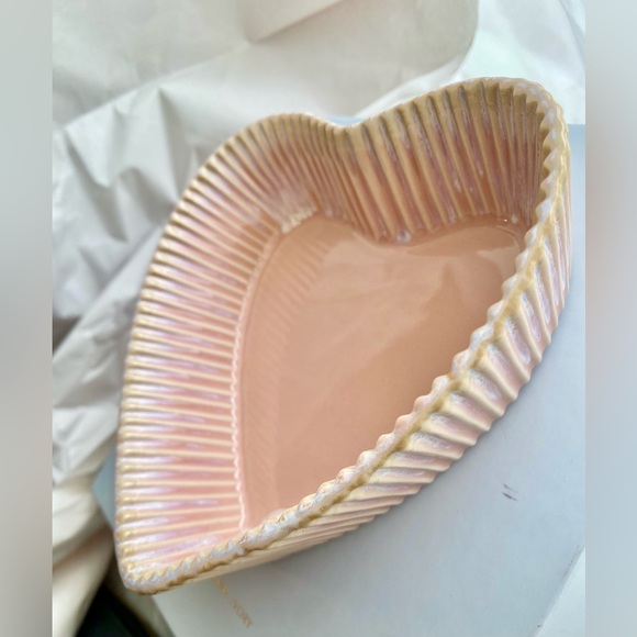 Anthropologie Heart Shaped Stoneware Ramekin Pink - Picture 3 of 7